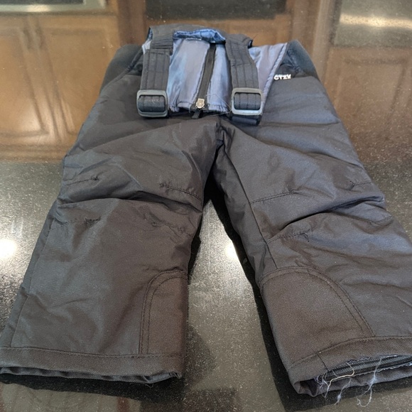 Arctix Other - Arctic snowsuit toddler 2t